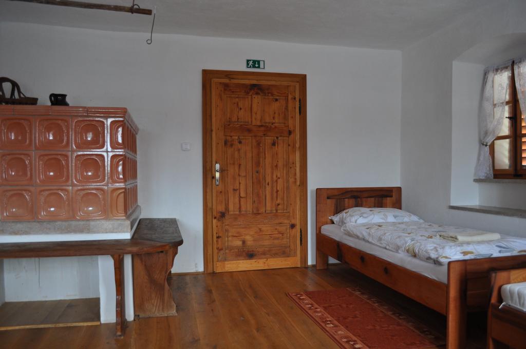 Apartments Koptur Skocjan  Pokoj fotografie