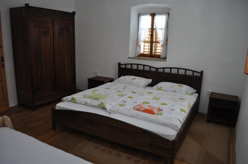 Apartments Koptur Skocjan  Pokoj fotografie