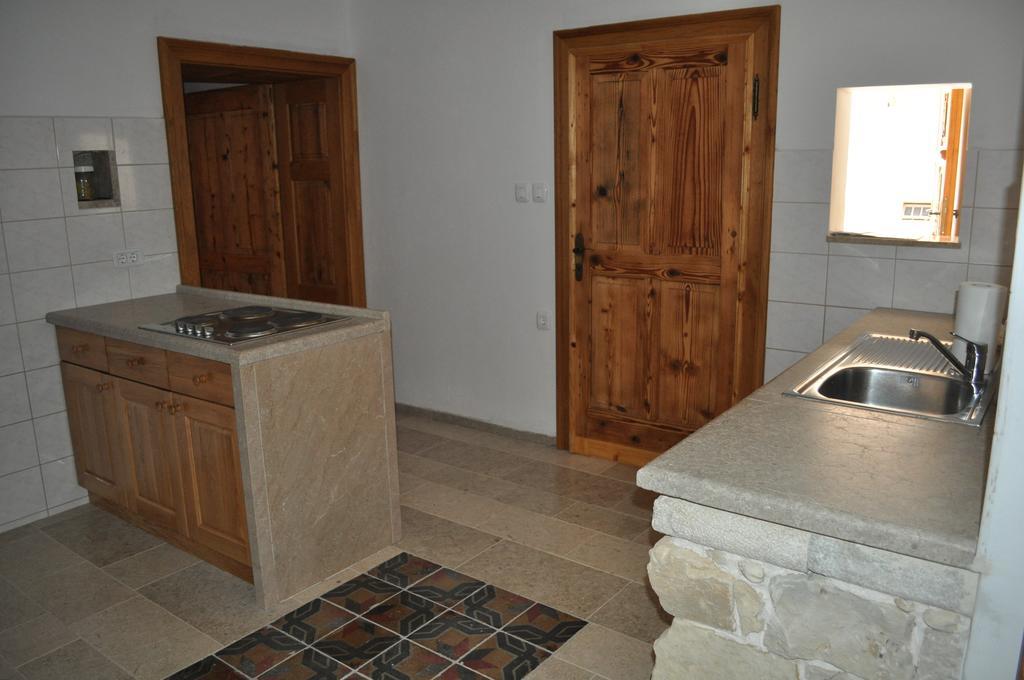 Apartments Koptur Skocjan  Pokoj fotografie