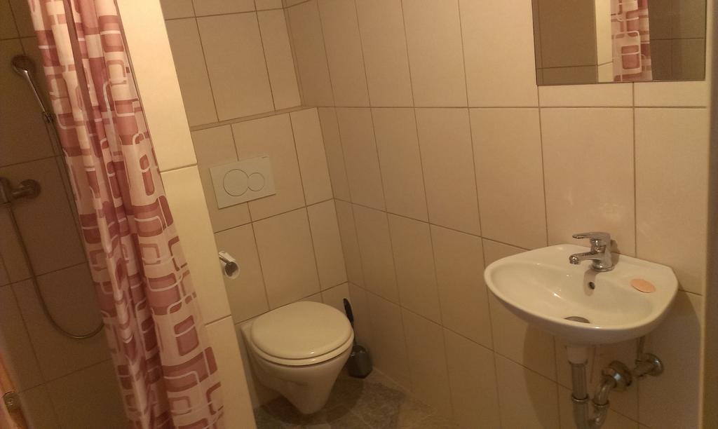 Apartments Koptur Skocjan  Pokoj fotografie